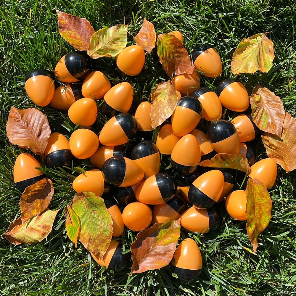 🎃 Lot of 43 Scavenger Hunt Fillable Halloween Eggs